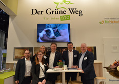 Der Grüne Weg (of zoals we ze in Nederland kennen: De Groene Weg). Virgil van der Kroft, Teresa Knolt, Maartje Kuijper, Ron Lenferink, John Cornelissen en Allard Bakker. Allard: "We hebben vorige week de eerste Duitse varkens geslacht."