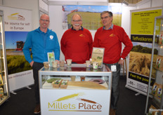 Voor alle informatie over Teff: Millet's Place. Op de foto: Feije Dijksterhuis, Anne Hulst en Ruud van Klaveren. Anne: "Qua samenstelling onderscheidt Teff zich echt van andere granen."