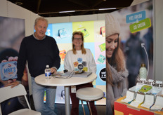 Pieter van der Steen en Dominique van Zon vertegenwoordigde Max's Organic Mints. Pieter: "De kwantiteit van de bezoekers is tot nu toe niet heel oké, de kwaliteit wel. We hebben al veel goede contacten gelegd, dat is natuurlijk het belangrijkst."