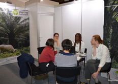 Tom Hersbach bij Planting Naturals (rechts).