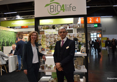 Yolanthe van de Weg en Arjan Klapwijk van Bio4Life.