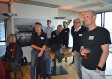 Op de sta-zittribune (voorgrond): Wietse Bakker (CSA Tuinderij LandinZicht Hilversum), Wouter Slors, Michaël Wilde (Bionext) en Maarten Kuiper (Hogeschool van Amsterdam).  