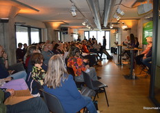 De discussie had nog een stuk langer kunnen duren, maar het werd ook tijd voor de daadwerkelijke borrel. 