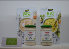 Lennert: "We zien steeds meer vraag naar biologisch onder private label, bijvoorbeeld in het soepschap. Ook gaan we binnenkort deze vegan remoulade in een biologische variant introduceren." 