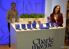 De gloednieuwe biologische chocoladelijn van Charlemagne Chocolatiers is op 1 september gelanceerd, vertelde Valérie Dick (links op de foto).