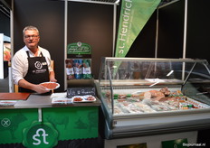 Henk van Oers debuteerde met St.Hendrick (van Deli Harmony) op de Vakbeurs Foodspecialiteiten. "Ik ben eerst een paar keer als bezoeker naar deze beurs geweest en ben nu heel benieuwd hoe het als standhouder bevalt. In week 42/43 gaan we onder dit merk ook de Belgische markt beleveren."