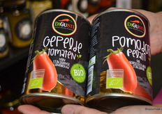 Ook naar de biologische gepelde tomaten is veel vraag.