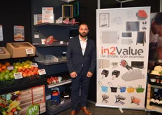 Nashwan Al-Duhaysi van In2Value: "We hebben hier een inspiratiehoekje gemaakt met de verschillende mogelijkheden die wij voor winkels bieden."