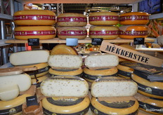 Onder meer kazen van Heerlijkheid Mariënwaerdt en De Mèkkerstee.