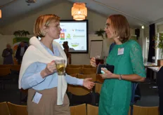 Judith Hofland (Reudink, bestuur BioNederland) en Carla Dik Faber (kwaliteitszetelhouder Bionext ALV).