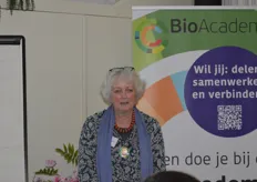 Edith Lammerts van Bueren nam daarna het woord. Zij ging onder meer op de opgave waar de bio-sector nu voor staat: om op nog meer gebieden nog duurzamer te worden.