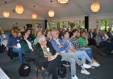 Een blik op de zaal vanaf de sprekers gezien.