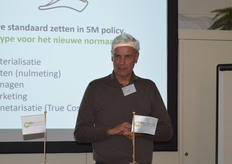 Volkert Engelsman ging daarna in op de idealen van de Robin Food Coalition, waarbinnen een krachtenbundeling plaatsvindt om de zaken in de keten transparanter te maken.