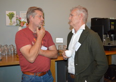 Erik-Jan van den Brink en Erik Does maakten van de gelegenheid gebruik om bij te praten.