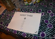 De ingrediënten van de kerstthee op een rijtje.