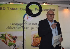 Aan het begin van de middag opende directeur Peter Lamet officieel het evenement. In zijn speech ging hij niet alleen in op de historie van BD-Totaal, maar maakte ook van de gelegenheid gebruik om een paar mensen extra te bedanken.
