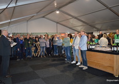 Veel belangstelling voor de speech van Peter. Ook veel leveranciers namen even de tijd om hiernaar te komen luisteren.