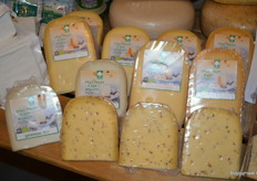 Voor BD-Totaal verpakken ze de kazen onder het Landgoed-merk.