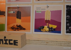 "Dit zijn onze nieuwste ijsjes, die we voor ons tienjarig jubileum hebben geïntroduceerd: Vegan Pecan Caramel, driedubbel chocolade-notenijs, en de Blueberry Ice Cream White Chocolate Cookie Crunch."