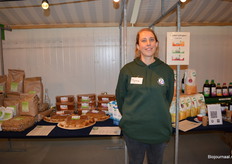 Myrthe Coppes met de Landgoed-producten van BD-Totaal.