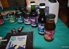 Rechts de nieuwe Teriyaki Wok Sauce.