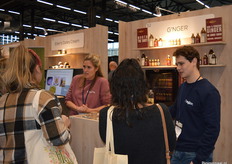 Margreet Apeldoorn en Emil Vlierboom vertelden waarom de (deels) biologische Ginger Drinks 'worth the shot' zijn.