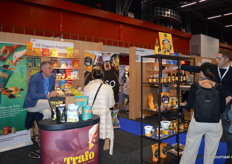 Bjorn Andringa en Tim Elsing vertelden bij FZ Organic Food de bezoekers alles over de merken Trafo en Yakso. Ook is er van alles mogelijk op het gebied van private labels. "Daar krijgen we veel vragen over", vertelt Bjorn.
