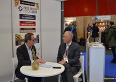 Rechts Ronald Holman van beursorganisator Expo Business Communications BV.