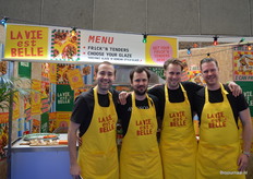 La Vie est Belle presenteerde Frick'n Tenders, een nieuwe vleesvervanger op basis van seitan. Op de foto: Jan Padberg, Karel Derave, Lieven Derave en Matthias Blanckaert.
