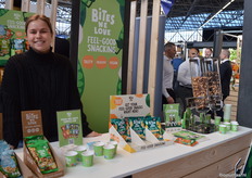 Lara Zwart bij BitesWeLove. Zij introduceerden in 2022 biologische linzenchips: Flip-its.