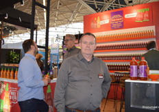 Ario Pijnenburg gaf bij Go-Tan aan dat de vraag naar biologisch nog erg klein is bij hen, ze hebben alleen nog bio-kokosmelk in het assortiment.