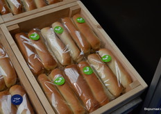 Het biologische worstenbroodje. Simone: "Dit broodje loopt best aardig."