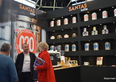 Bij Santas koffie vertelde Dennis van Steen dat het erg goed gaat met het bedrijf. Een deel van het aanbod is biologisch.