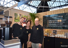 Bij BOOT Koffie: Alejandro Stalpers, Darja Koster en Vincent van Dijk. Vincent: "We hebben al wat leuke gesprekken gevoerd, er komt heel gericht publiek op deze beurs af."