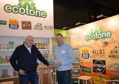 Harry Schipper en Rob Persoon vertelden wat meer over de nieuwe producten van Ecotone. Binnen Tartex komt een extra paté: aubergine. En nieuw van Allos is een avocado spread.