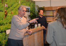 Bij Frank Jansen en Rob van Dijck van De Eng kon men terecht voor meer informatie over Numi thee.