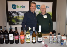 Ramon van Huffelen en zijn vader Otto waren er namens Natrada weer bij. "De bezoekers van onze stand vinden de nieuwe Hennep Shampoo van Utrekram een leuke noviteit." Natrada introduceerde ook de wijnen van Las Cepas uit de Rioja.