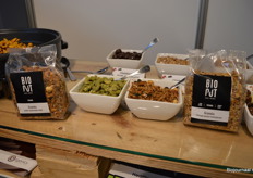 Jetse: "We hebben nieuwe granola's, zonder toegevoegde suiker en met een verlaagd gehalte koolhydraten. Ook peilen we de reacties op de cashewnoten met wasabi.