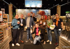 Het team van Odin in hun compleet zelfgebouwde stand.