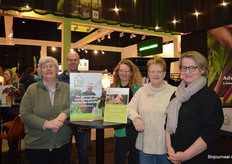 Namens het Biohuis: Pipie Smits van Oyen, Jeroen Neimeijer, Ilse Blauw, Maria Buitenkamp en Wieneke Wolthuis. Wieneke is in november begonnen als verenigingsmanager.