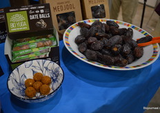 Nieuw bij Madal Bal zijn deze dadelballetjes met mangosmaak.