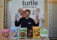 Thomas Deryckere debuteerde met het Brusselse merk Turtle op de Biobeurs. De range met ontbijtgranen voor kinderen en volwassenen is sinds kort op de Nederlandse markt verkrijgbaar. "Leuk om hier live met wat winkeliers te kunnen spreken."