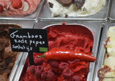 Barend: "We hebben geen nieuwe smaken, maar hebben wel diverse smaken verbeterd. De gember-basilicum en framboos-rode peper worden het meest geproefd."