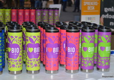 Deze speciale I love bio beker van Klean Kanteen was verkrijgbaar bij de informatiebalie.