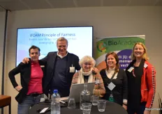 Namens BioAcademy: Merle Koomans van Dries, Volkert Engelsman, Edith Lammert van Bueren, Geertje Schlaman en Ingrid Veeman.