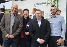 Het personeel van Widmann GmbH op de stand van Gemüsering.Het bedrijf is een van de grootste leveranciers van blauwe bessen in Duitsland en heeft productielocaties in verschillende landen. Links op de foto: bedrijfsleider Hans Widmann.