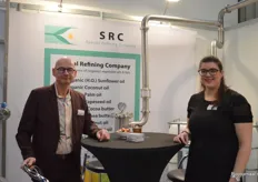 Bij SRC (Special Refining Company): Niels Vogel en Cristina Mayayo.