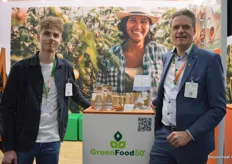 Tim Scholten en Marc Arts bij GreenFood50. Marc: "Dit is onze eerste keer als exposant hier, leuk om klanten door heel Europa hier te kunnen ontmoeten. Er zit een forse groei in biologische quinoa aan te komen."