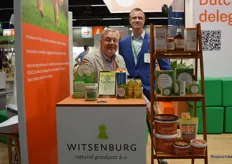 Terug van (nooit echt) weggeweest: Martien Witsenburg van Witsenburg Natural Products. Hij werd vergezeld door zijn zoon Frank. "Ik heb hier al heel wat mooie fabrikanten en een paar leuke producenten ontmoet", aldus Martien.