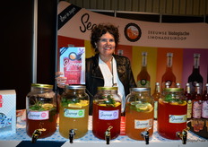 MArgot Verhaagen van Searoop. Zeeuwse Biologische limonadesiroop.